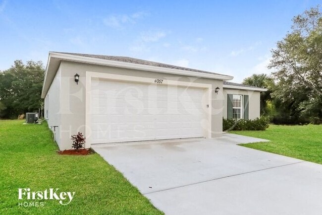 4057 SW McIntyre St in Port St. Lucie, FL - Building Photo - Building Photo