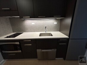 East 39th Street, Unit 6D in New York, NY - Building Photo - Building Photo