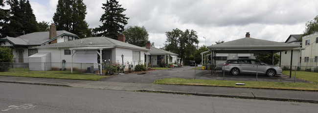 3414-3424 SE 67th Ave in Portland, OR - Foto de edificio - Building Photo