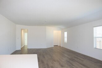 203 Donnington Dr in Hutto, TX - Building Photo - Building Photo