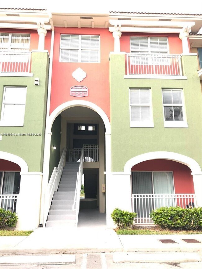11001 NW 83rd St in Doral, FL - Building Photo - Building Photo