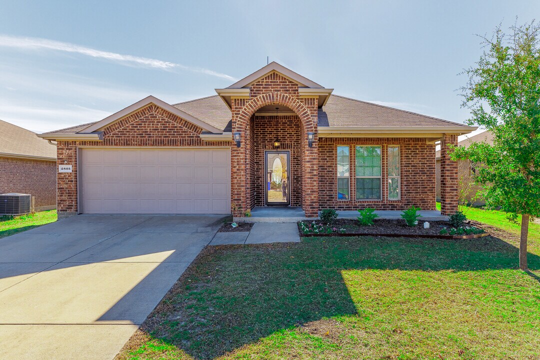 2805 Marsha Ln in Royse City, TX - Building Photo