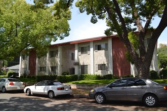 Angeleno in Burbank, CA - Building Photo - Building Photo