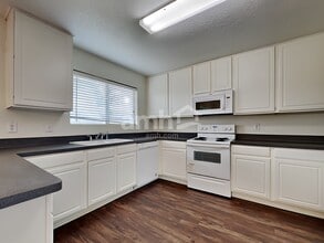 8528 Hawkview Dr in Fort Worth, TX - Building Photo - Building Photo