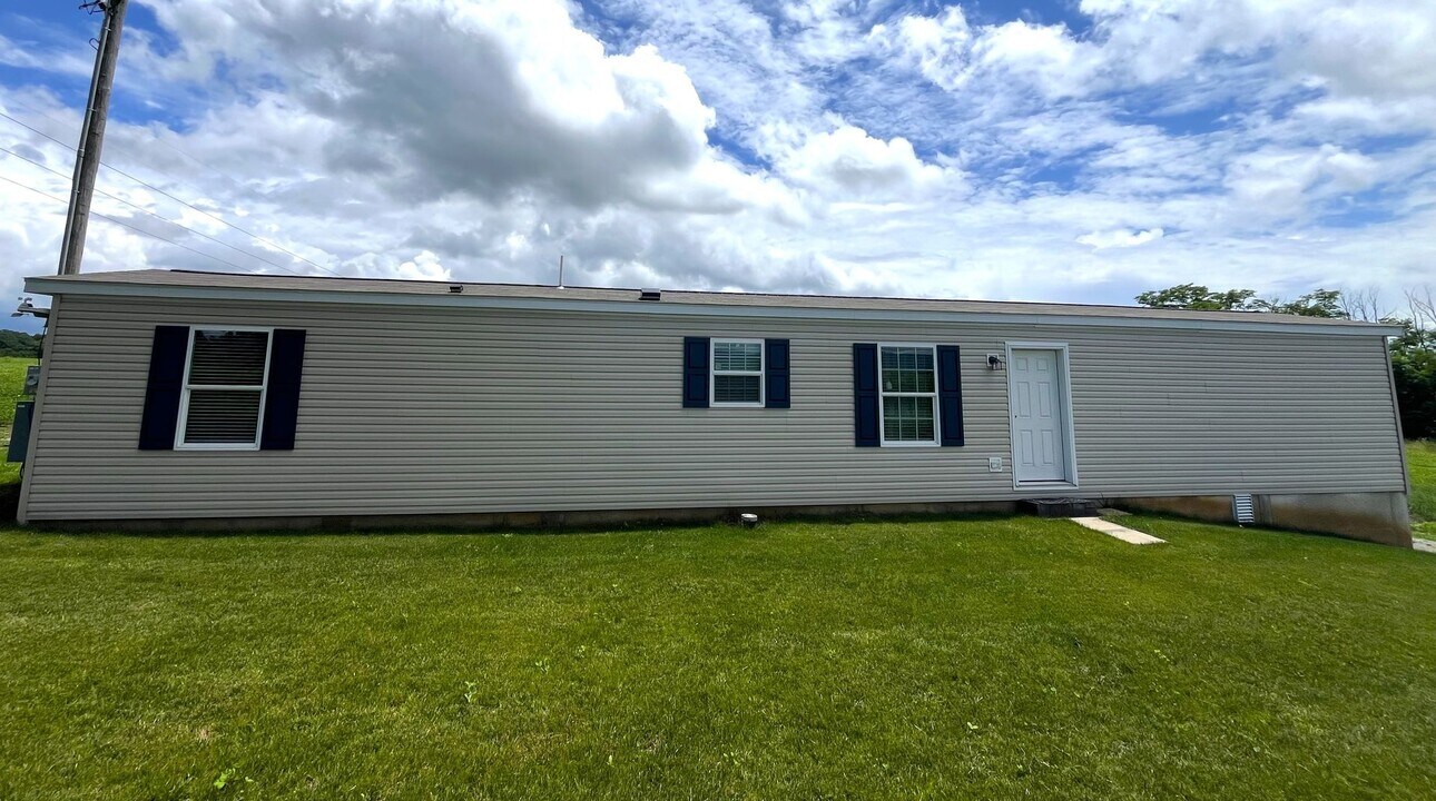 6450 Park Rd in Orrstown, PA - Building Photo