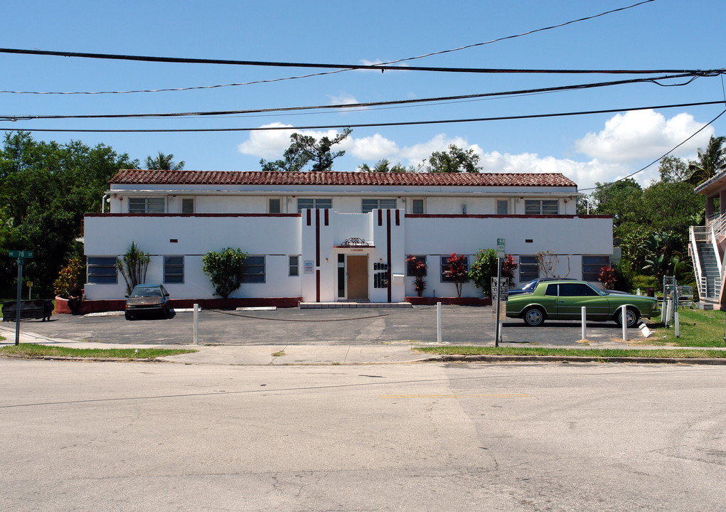 498 NE 78th St in Miami, FL - Foto de edificio