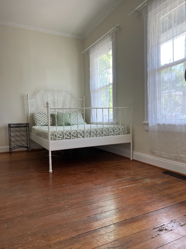 property at 2500 Bainbridge St