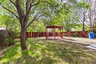 4914 Roan Brook in San Antonio, TX - Building Photo - Building Photo