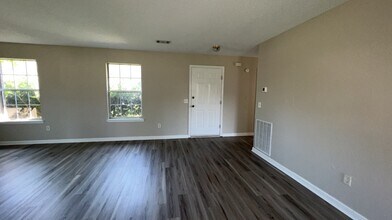 754 Melissa Dr in Hinesville, GA - Building Photo - Building Photo