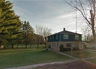 152 8th St in Reedsburg, WI - Building Photo - Building Photo