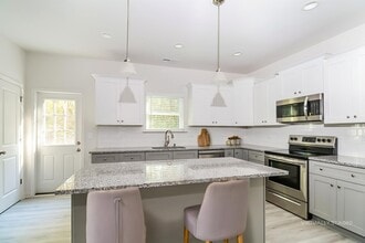 936 Cassidy Dr in Gastonia, NC - Building Photo - Building Photo