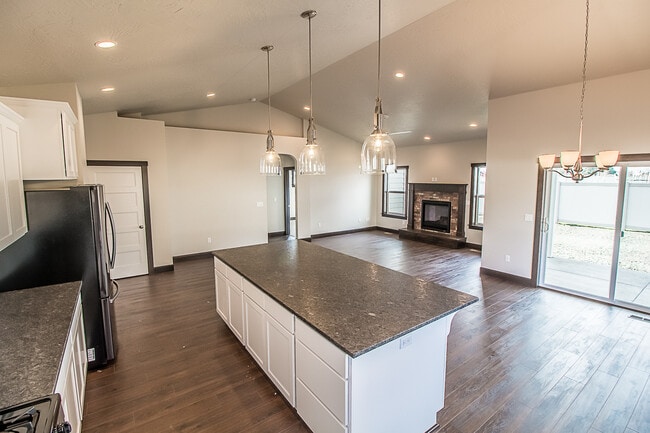 property at 8013 N Hibiscus Ln