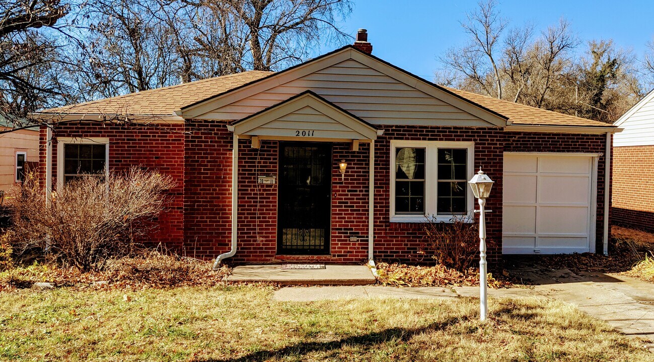 2011 N Burns in Wichita, KS - Building Photo
