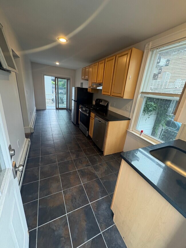 2 Greenwood Ter, Unit 1 in Somerville, MA - Building Photo - Building Photo