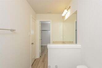 5015 Giant Sequoia Way in Spring, TX - Foto de edificio - Building Photo