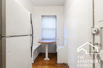 3034 N Halsted St, Unit 1C in Chicago, IL - Building Photo - Building Photo