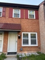 89 Park Valley Ln in Brookhaven, PA - Building Photo