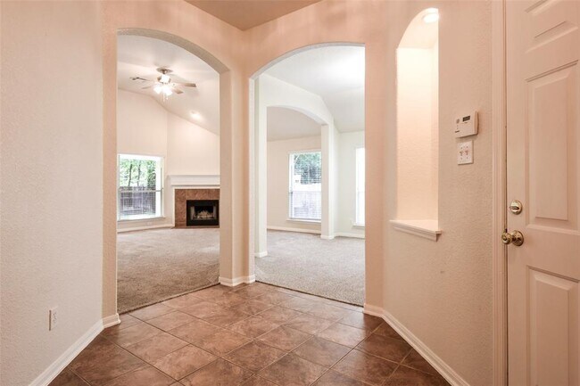 22 E Hobbit Glen Dr in Conroe, TX - Building Photo - Building Photo