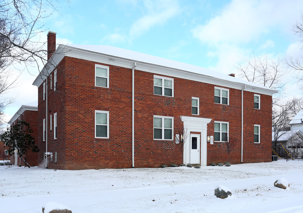 421-443 S Hawkins Ave in Akron, OH - Building Photo