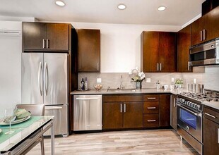 6705 Mary Ave NW in Seattle, WA - Building Photo - Building Photo