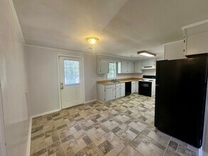 5405 Old Camden Rd in Rembert, SC - Building Photo - Building Photo