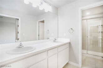 15100 Wildflower Cir in Naples, FL - Foto de edificio - Building Photo