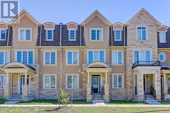 55 Casely Ave. in Richmond Hill, ON - Building Photo - Building Photo