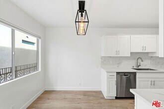 612 Huntley Dr in West Hollywood, CA - Building Photo - Building Photo