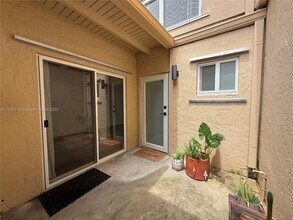 8522 SW 103rd Ave in Miami, FL - Building Photo - Building Photo