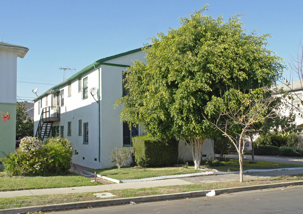 1451 S Bronson Ave in Los Angeles, CA - Building Photo