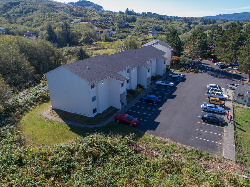 The Retreat in Seaside, OR - Building Photo