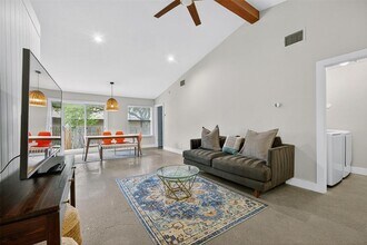1182 Waller St in Austin, TX - Building Photo - Building Photo