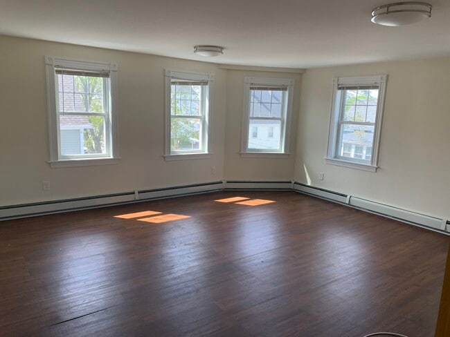 2 Coburn St, Unit 6 in Framingham, MA - Building Photo - Building Photo