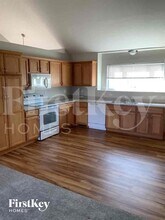 11425 N Farley Ave in Kansas City, MO - Building Photo - Building Photo