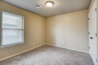 832 SW 10th St in Moore, OK - Building Photo - Building Photo