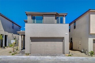 1561 Crowned Eagle St in Las Vegas, NV - Building Photo - Building Photo