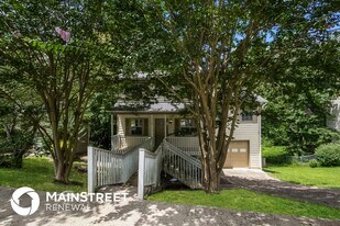 3765 Cherokee Overlook Dr in Canton, GA - Building Photo