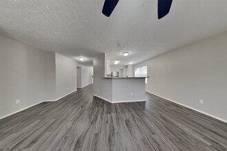 2908 Piccadilly Circus in Pearland, TX - Foto de edificio - Building Photo