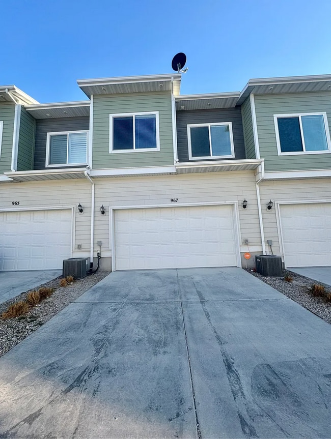 967 W Tiffany Dale Way in Bluffdale, UT - Building Photo - Building Photo
