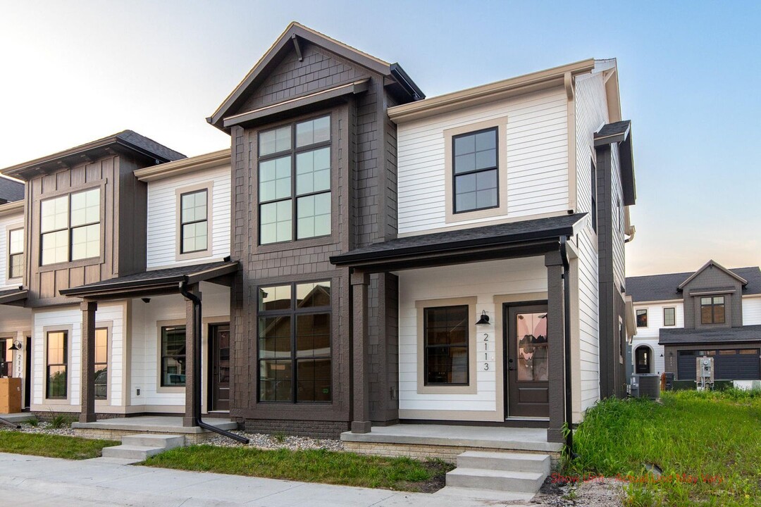 2005 Aikman Dr in Ames, IA - Building Photo