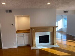 4200 Vía Dolce in Marina Del Rey, CA - Building Photo - Building Photo