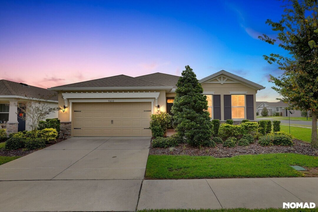 7833 June Ln in Wildwood, FL - Building Photo