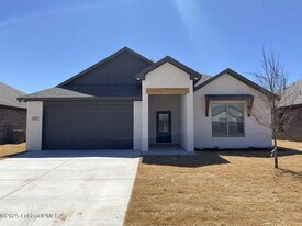 813 N 3rd St in Wolfforth, TX - Building Photo