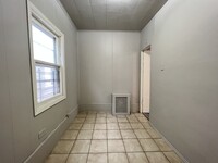 87 W 20th St, Unit 2 in Bayonne, NJ - Building Photo - Building Photo