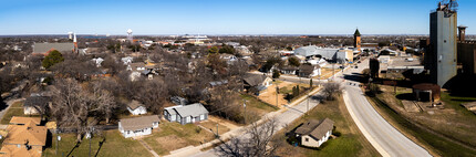 320 W Hudgins St in Grapevine, TX - Building Photo - Building Photo