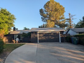 5614 Tarwood Way in Sacramento, CA - Building Photo