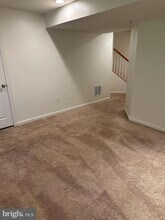 7216 Mockingbird Cir in Glen Burnie, MD - Building Photo - Building Photo