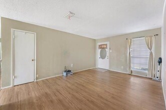 1006 E Martin Ln in Sherman, TX - Building Photo - Building Photo