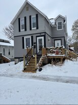 1100 Lincoln Ave NW in Grand Rapids, MI - Building Photo