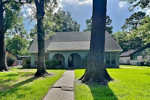 3238 Three Pines Dr in Houston, TX - Building Photo